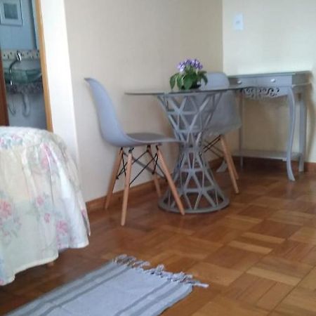 Apartamento Loft em local tranquilo, com garagem compartilhada a dois quarteirões do centro histórico, 15 min de Tiradentes São João del Rei Exterior foto